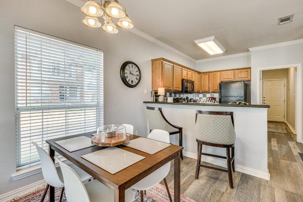 Central College Station Townhome with Community Pool